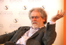 Anton Zeilinger: Limits of Predictability Anton Zeilinger at the 1th SURPRISE FACTORS SYMPOSIUM