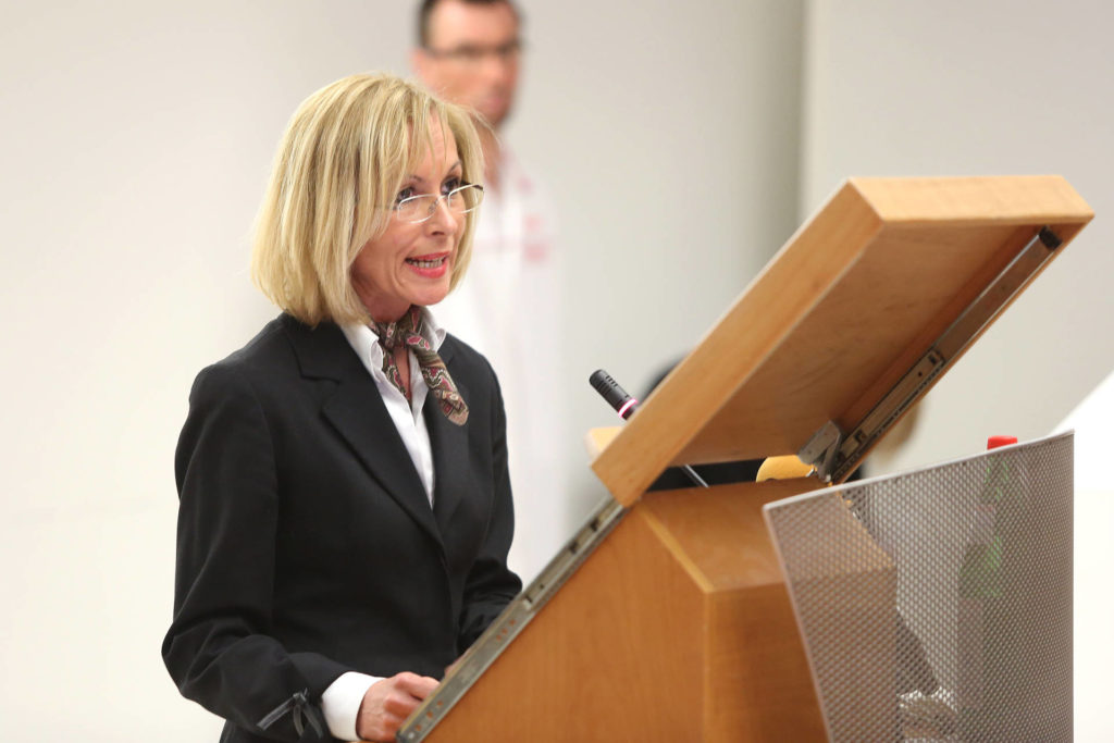 Anita Rieder im Jahr 2013 bei der Präsentation der Academia Superior Studie zur Gesundheit in OÖ