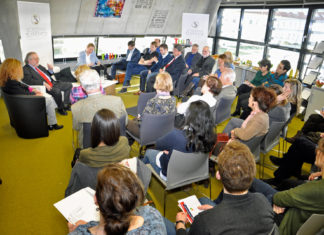Demokratie ist die unterhaltsamste Regierungsform RoundTABLE mit Walter R. Mead