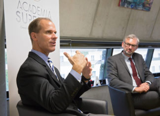 Politische Kampagnen im digitalen Zeitalter Daron R. Shaw und Michael Strugl beim RoundTABLE