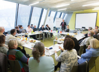 Pension und Arbeit – Paradies oder Hölle? Diskussionen beim RoundTABLE