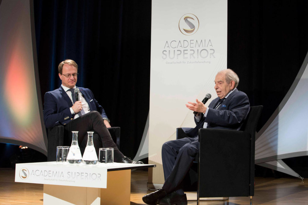 Markus Hengstschläger und Paul Lendvai im Gespräch beim PLENUM