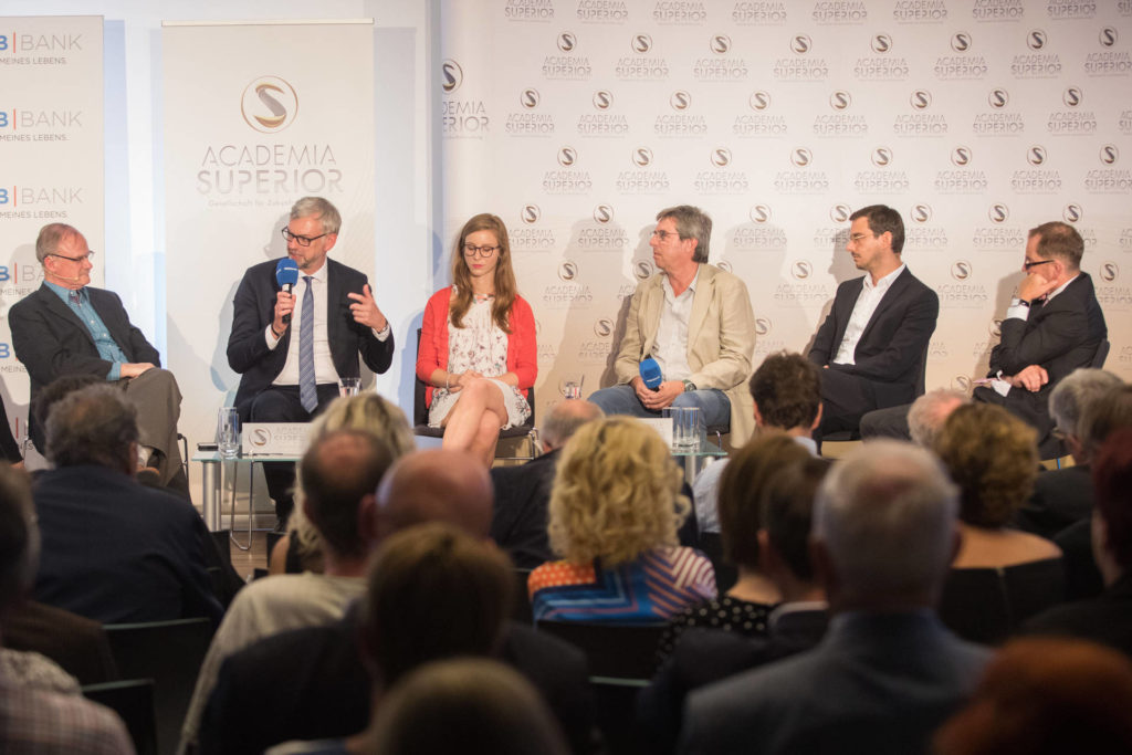 Das Panel bei "Alles Innovation": Burton Lee, Michael Strugl, Julia Eschelbeck, Johann Čas, Matthias Fink, Christoph Wurm