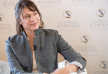 Andrea Bruce – Going into Chaos Andrea Bruce, Documentary photographer, USA, at the Symposium 2017