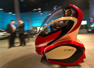 Self-driving Cars as the future of mobility – do we want that? DrivingtheNortheast_flickr (CC BY-2.0)