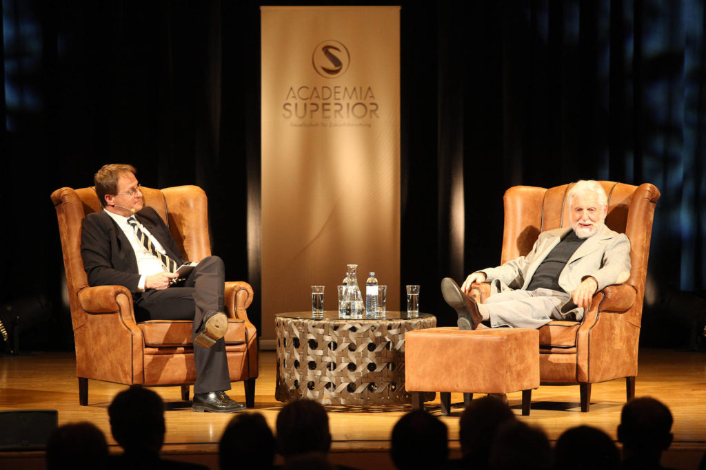 Markus Hengstschläger und Carl Djerassi beim PLENUM des Symposiums 2012