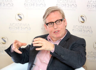 Transparenz und fruchtbare Unruhe: Eine bessere Demokratie Oswald Metzger beim Symposium 2015