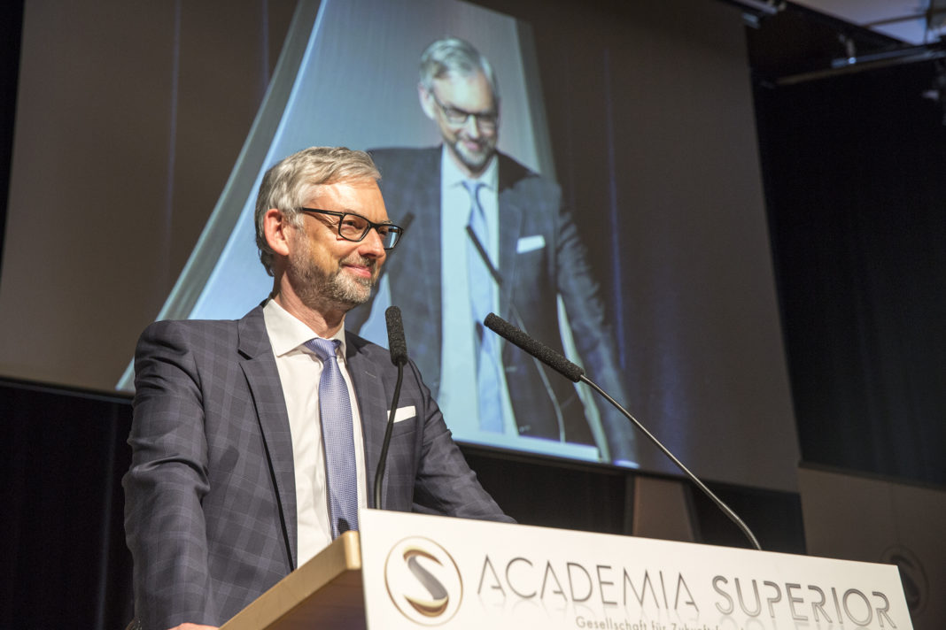 Picture 2 - ACADEMIA-SUPERIOR-President Landesrat Dr. Michael Strugl Picture 2 - ACADEMIA-SUPERIOR-President Landesrat Dr. Michael Strugl