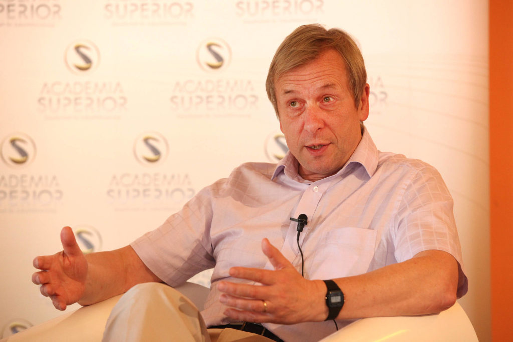 Kevin Warwick at the Symposium 2011