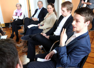 Bildung, Innovation, Fehler und Fokus: Was Oberösterreich braucht Die Young Academia beim Symposium 2015