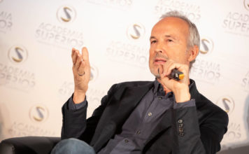 Kunst spricht die Sprache ihrer Zeit Erwin Wurm beim DIALOG 2019