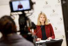 A dementia friendly Upper Austria Christine Haberlander presents the dossier dementia in Upper Austria