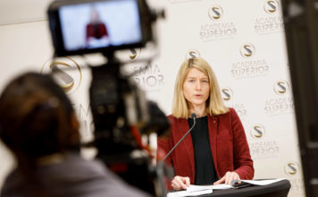 Christine Haberlander präsentiert das Dossier Demenz in OÖ