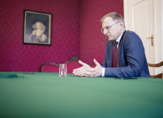 Landeshauptmann Thomas Stelzer: „Fragen an die Zukunft“ Landeshauptmann Mag. Thomas Stelzer