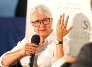 Es gibt nichts Spannenderes als die Leut‘ Adelheid Kastner beim DIALOG