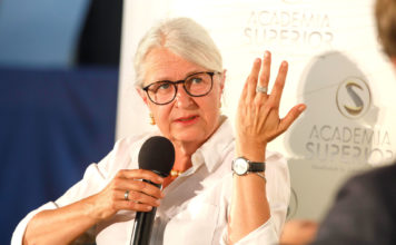 Adelheid Kastner beim DIALOG