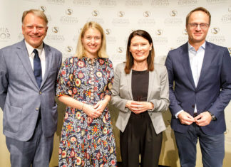 Was braucht chancengerechte Bildung? Foto 1: v.l.n r.: DI Klaus Pöttinger, LH-Stv. Mag. Christine Haberlander, Cordula Heckmann, Univ.-Prof. Dr. Markus Hengstschläger